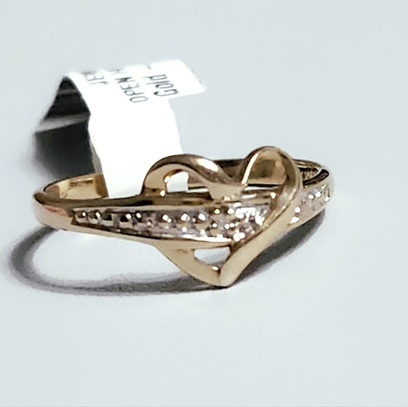 10K Gold diamond heart Ring sz 6.5 - Picture 4 of 9